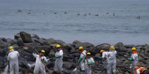 Pérou : Repsol « principal responsable » de la marée noire de janvier, selon un rapport parlementaire