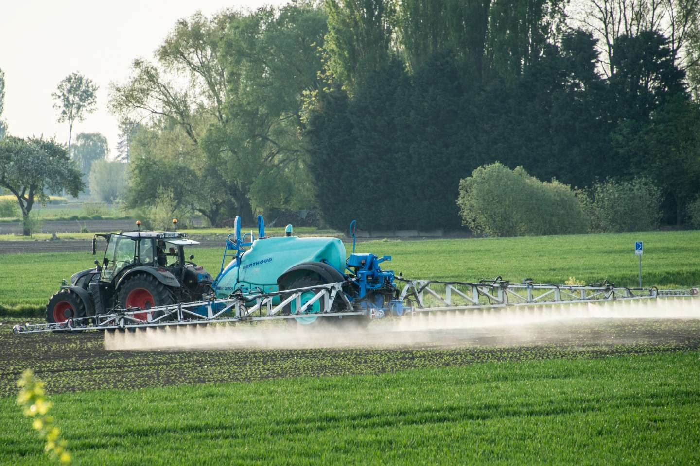 Pesticides : la proposition en trompe-l’œil de la Commission européenne pour réduire de moitié leur usage