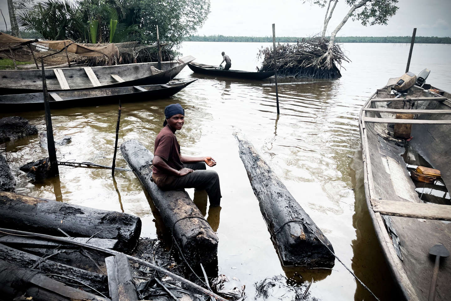 « Ce pétrole nous fait tellement de mal » : au Nigeria, la malédiction de l’or noir accable les pêcheuses du delta du Niger