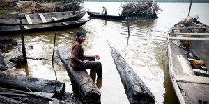 « Ce pétrole nous fait tellement de mal » : au Nigeria, la malédiction de l’or noir accable les pêcheuses du delta du Niger