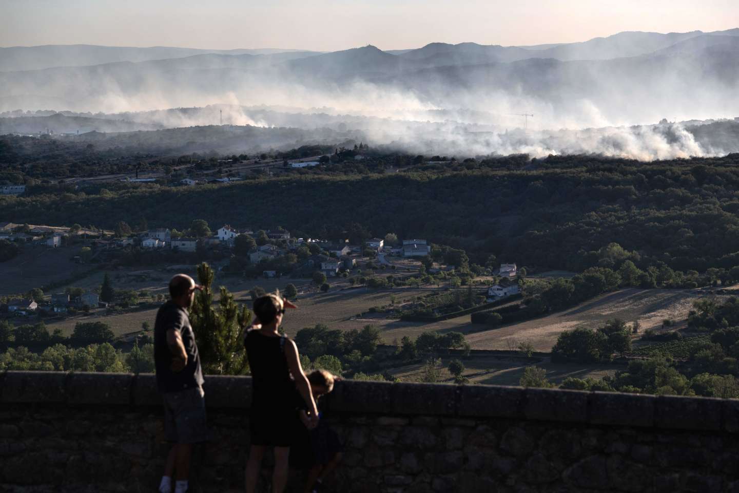 Ardèche : un incendie détruit plus de 900 hectares près d’Aubenas, 600 pompiers mobilisés