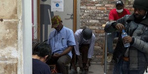 Canicule : des personnes sans domicile fixe trouvent refuge dans un centre Emmaüs