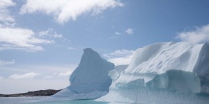 Groenland : la ruée vers l’eau des icebergs