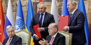 A Istanbul, l’Ukraine et la Russie s’entendent pour débloquer les céréales