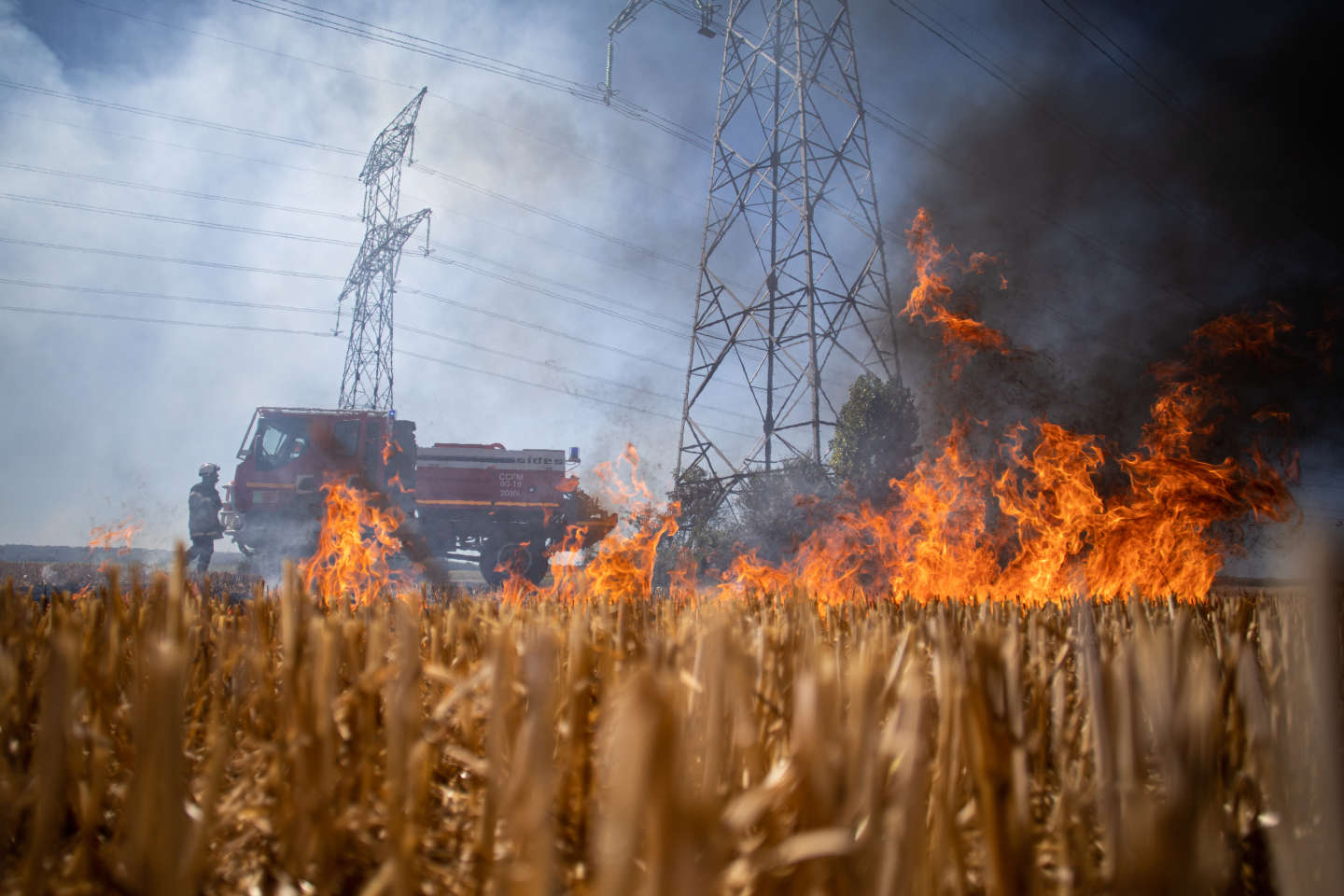 La sécheresse provoque des feux dans les champs de blé de l’Oise