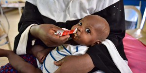 Dans la Corne de l’Afrique, des enfants menacés par l’envolée du prix des barres nutritives contre la famine