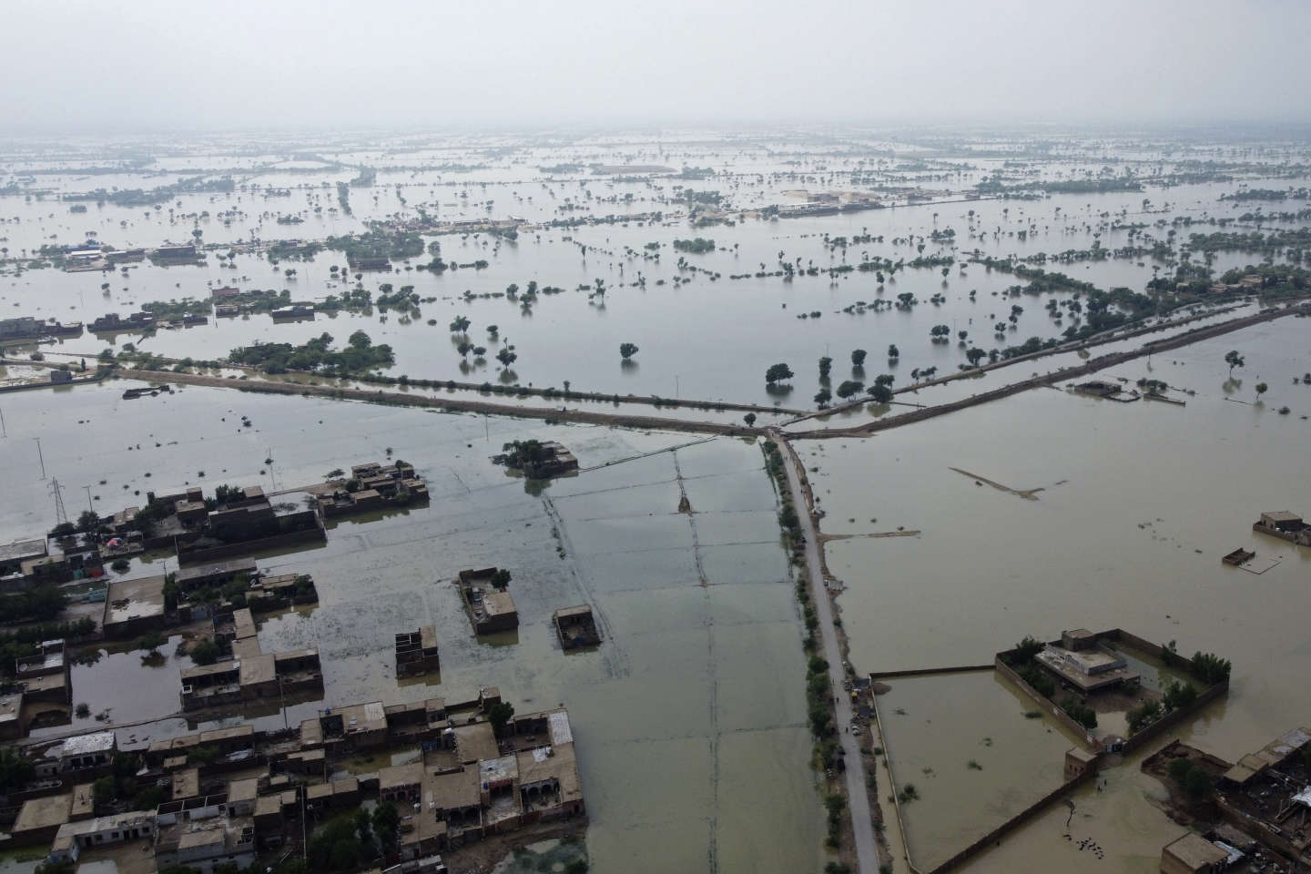 Au Pakistan, plus de 33 millions de personnes touchées par les inondations, les « pires de l’histoire du pays »