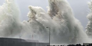 Au moins quatre morts et une centaine de blessés après le passage du typhon Nanmadol au Japon
