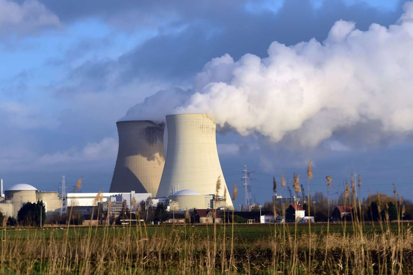 Nucléaire : la Belgique ferme un réacteur de la centrale de Doel