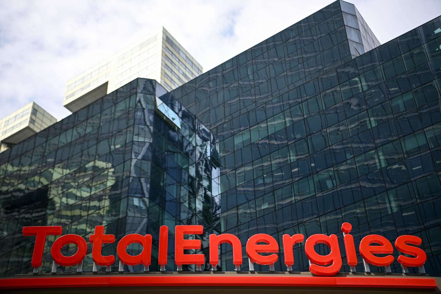TotalEnergies va investir 1 milliard d’euros pour l’efficacité énergétique de ses entreprises
