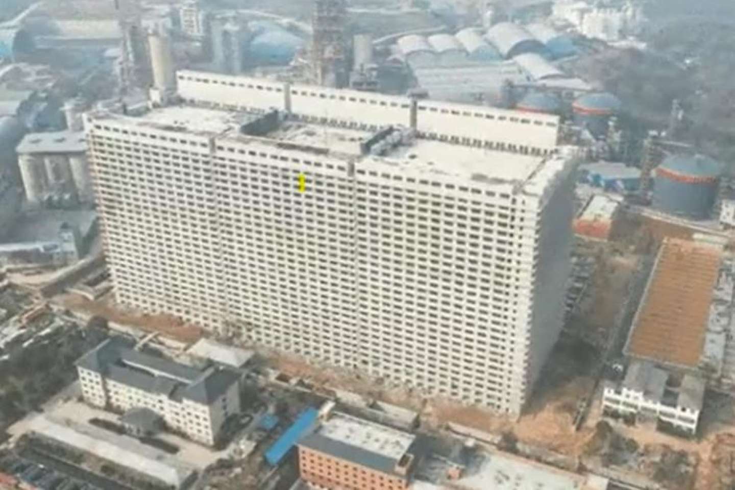 En Chine, une nouvelle méga-porcherie verticale de vingt-six étages ouvre dans la province du Hubei