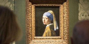 « La Jeune Fille à la perle » de Johannes Vermeer pris pour cible par des militants écologistes