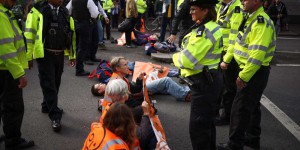 Au Royaume-Uni, la mobilisation de Just Stop Oil ne faiblit pas malgré la répression policière