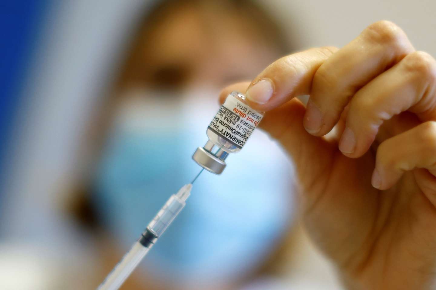 Les autorités de santé françaises recommandent la vaccination de certains bébés contre le Covid-19