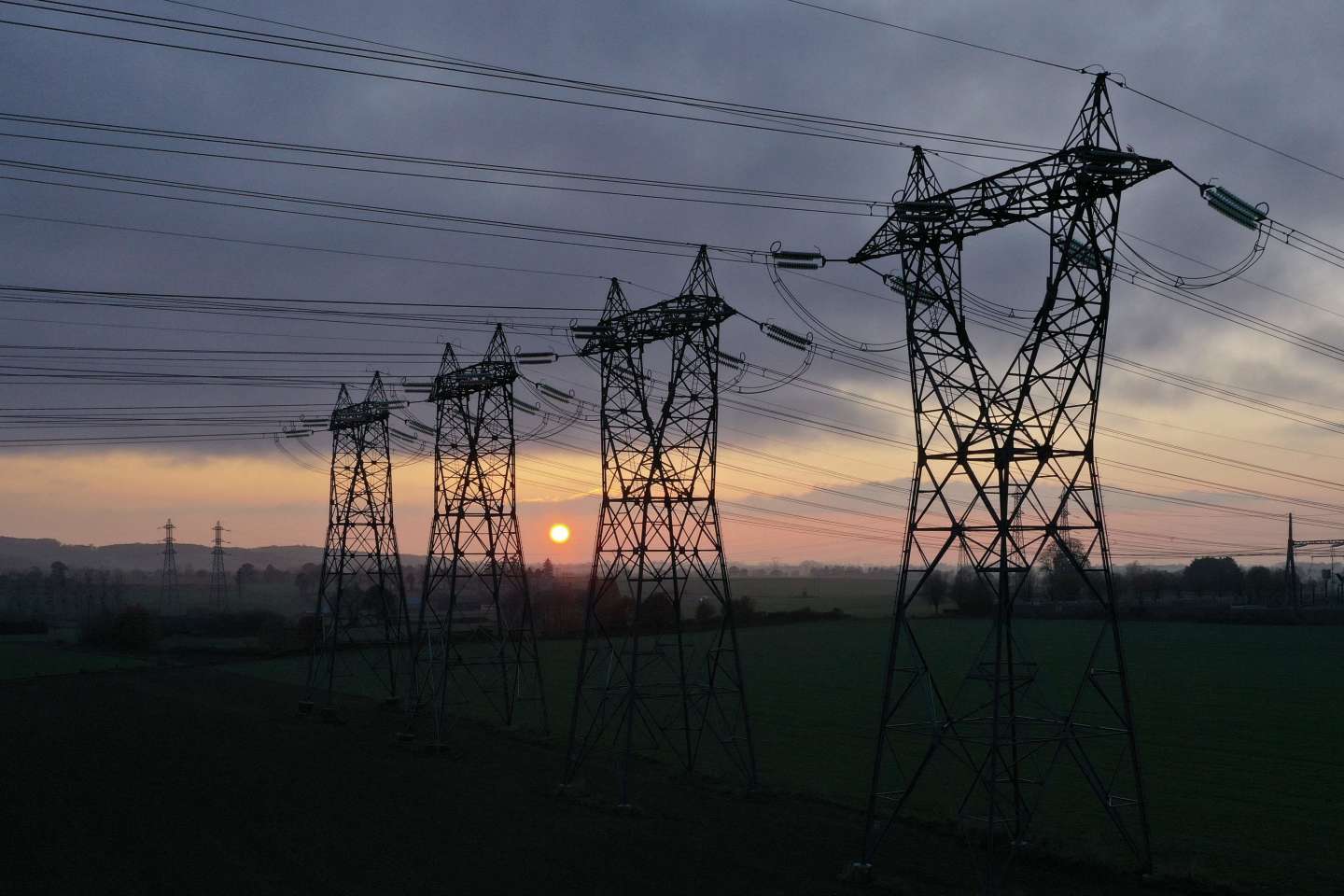 De la centrale à la prise, comment est maillé le réseau électrique français
