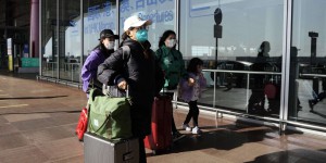 Covid-19 : les Etats-Unis envisagent des restrictions d’entrée aux voyageurs arrivant de Chine « pour protéger le peuple américain »