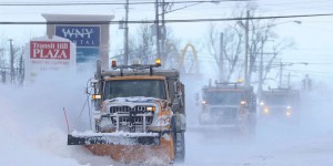 Aux Etats-Unis, la tempête hivernale fait au moins trente-deux morts, des dizaines de milliers d’Américains sans électricité pour Noël