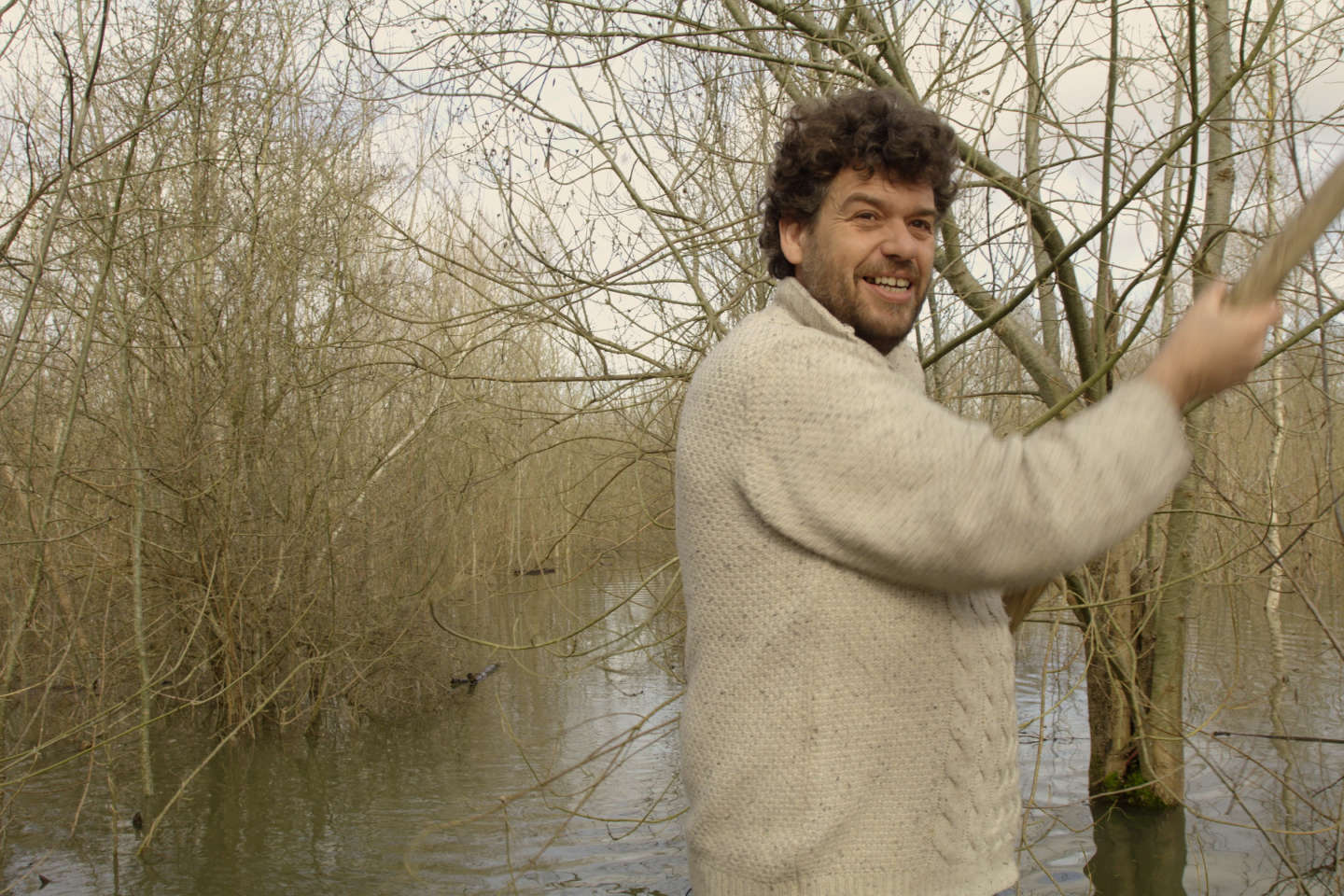 « Julien, le marais et la libellule », sur France 3 : le « pigouilleur » du marais poitevin en croisade contre les « bassines »