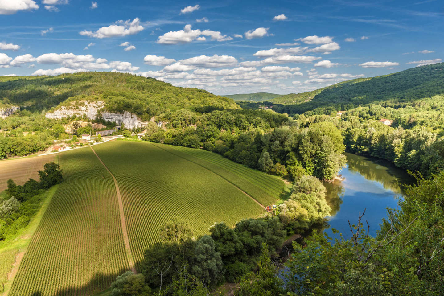 Un projet agrivoltaïque de TotalEnergies contesté dans le parc naturel régional des Causses du Quercy