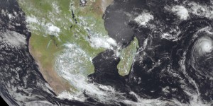 Menacée par un cyclone très intense, La Réunion placée en alerte orange dimanche soir