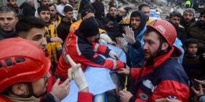 Tremblement de terre en Turquie et en Syrie, en direct : un nouveau séisme enregistré, plus de 1 200 victimes au total selon un bilan provisoire