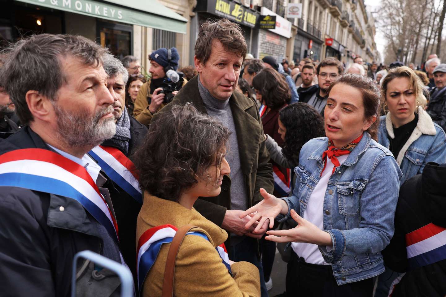 Des militants syndicaux de la Coordination rurale perturbent un déplacement de la secrétaire nationale d’EELV en Lot-et-Garonne