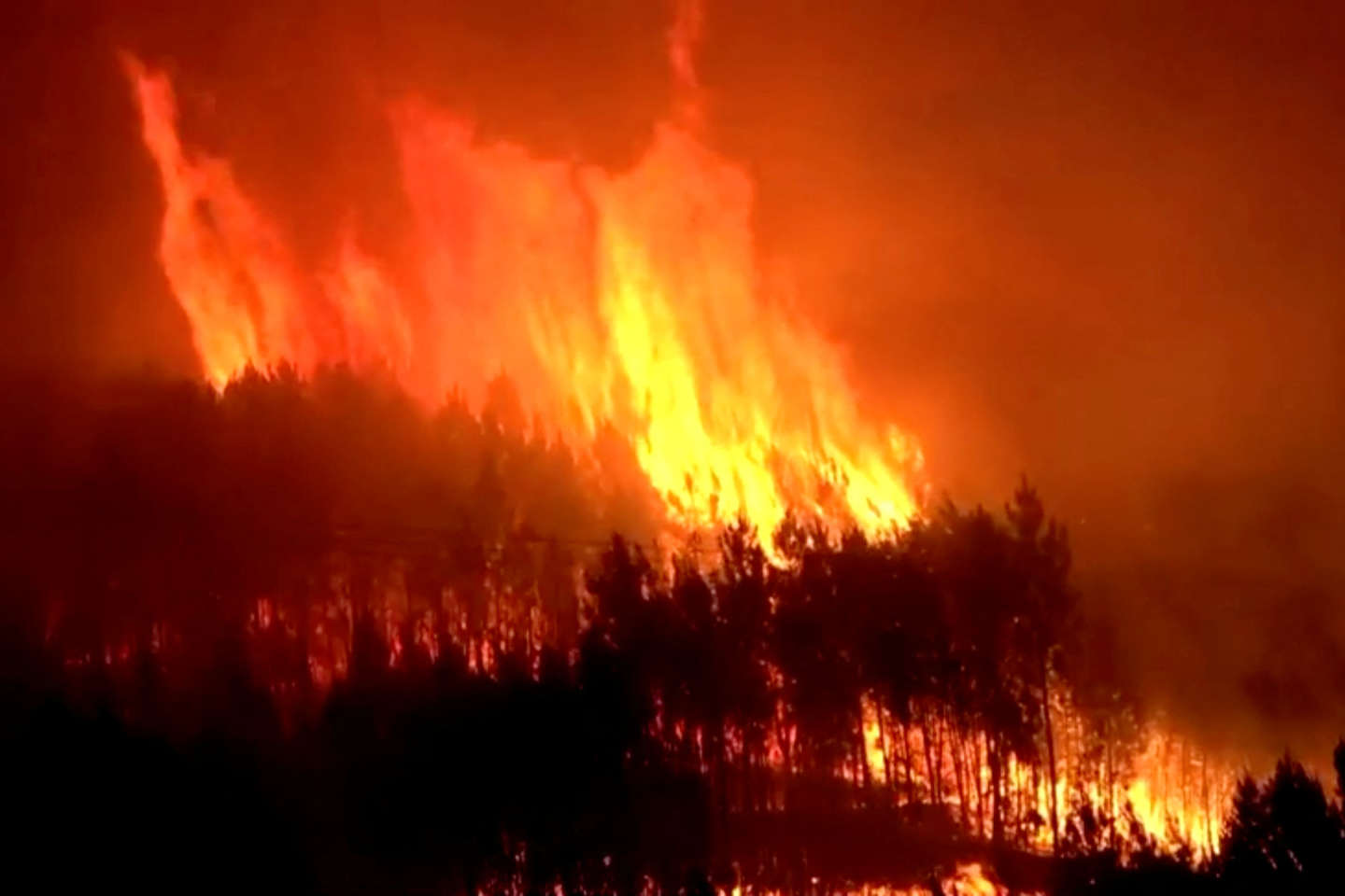 Incendie dans le sud-ouest de l’Espagne, 550 personnes évacuées