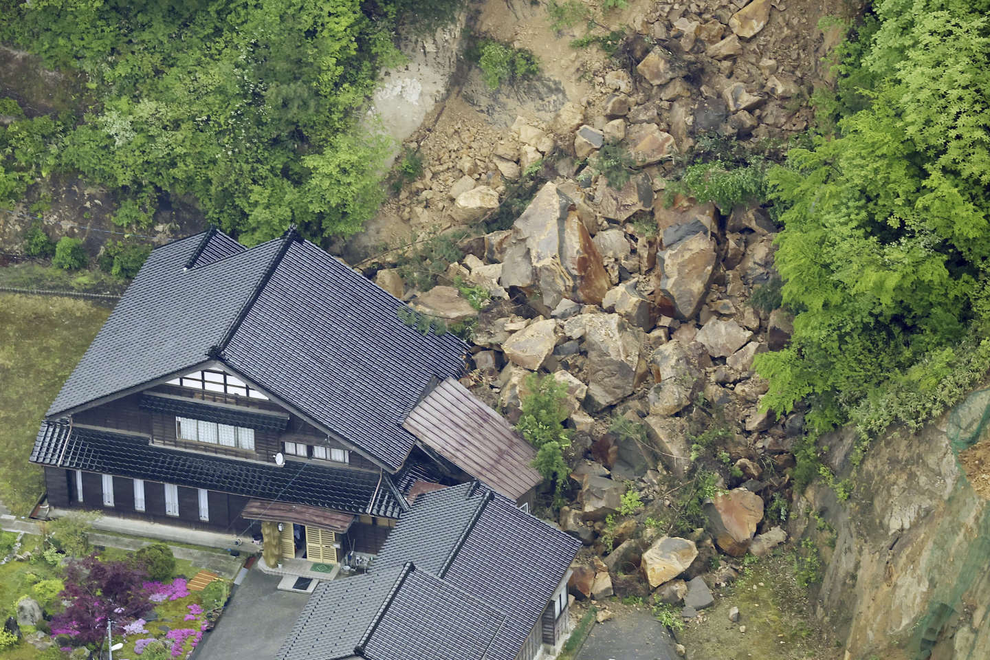 Japon : un puissant séisme fait au moins un mort et 29 blessés dans le centre du pays