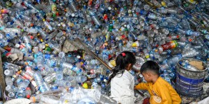 Pollution plastique : Paris, étape cruciale dans les négociations sur un traité international