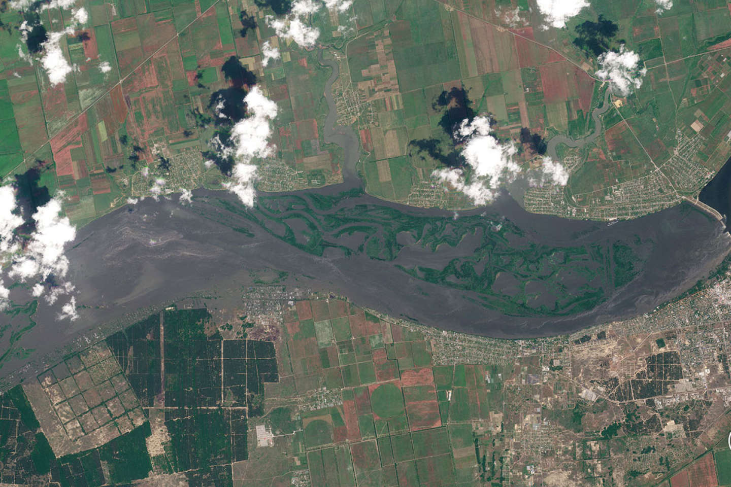 Destruction du barrage de Kakhovka, en Ukraine : « La protection de l’environnement en temps de guerre reste une mission difficile »