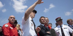 Incendies : dans le Gard, Emmanuel Macron annonce des moyens supplémentaires et prépare les esprits à un été « très difficile »