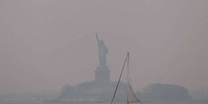 Soleil voilé et toux irrésistible : New-York prise sous la chappe des fumées des incendies au Canada