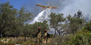 Canicules, en direct : en Grèce, un avion bombardier s’est écrasé en luttant contre les flammes