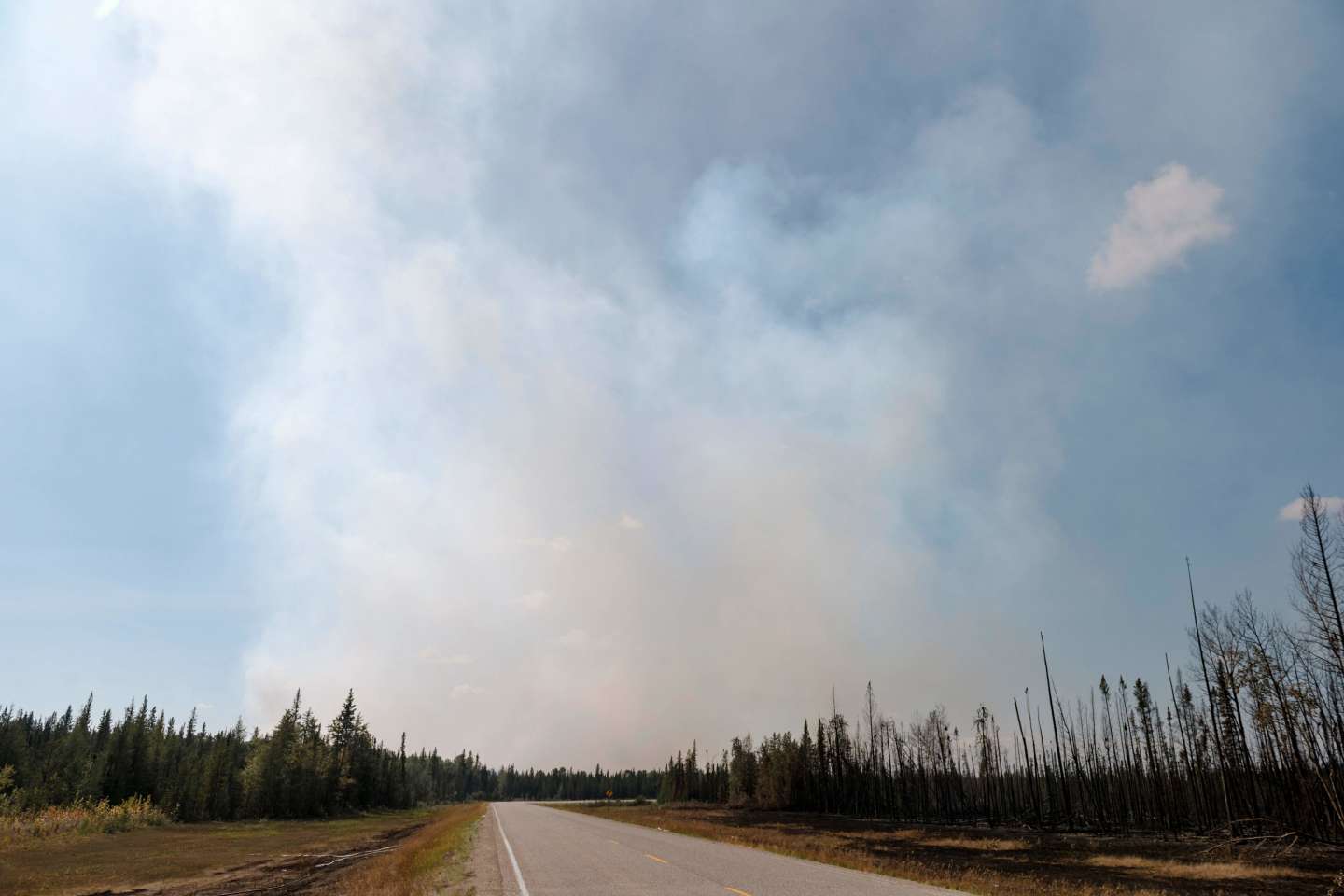 Léger répit sur le front des incendies « apocalyptiques » dans l’Ouest canadien