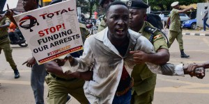 En Ouganda, la répression contre les opposants au projet de TotalEnergies se poursuit