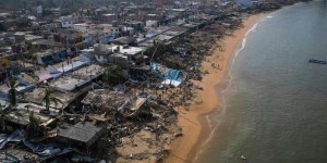 Les failles de l’urbanisation de la ville mexicaine d’Acapulco mises en évidence par le dévastateur ouragan Otis