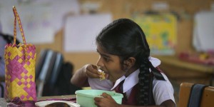 Garantir un repas pour chaque enfant à l’école : 92 pays engagés pour l’alimentation scolaire se réunissent à Paris