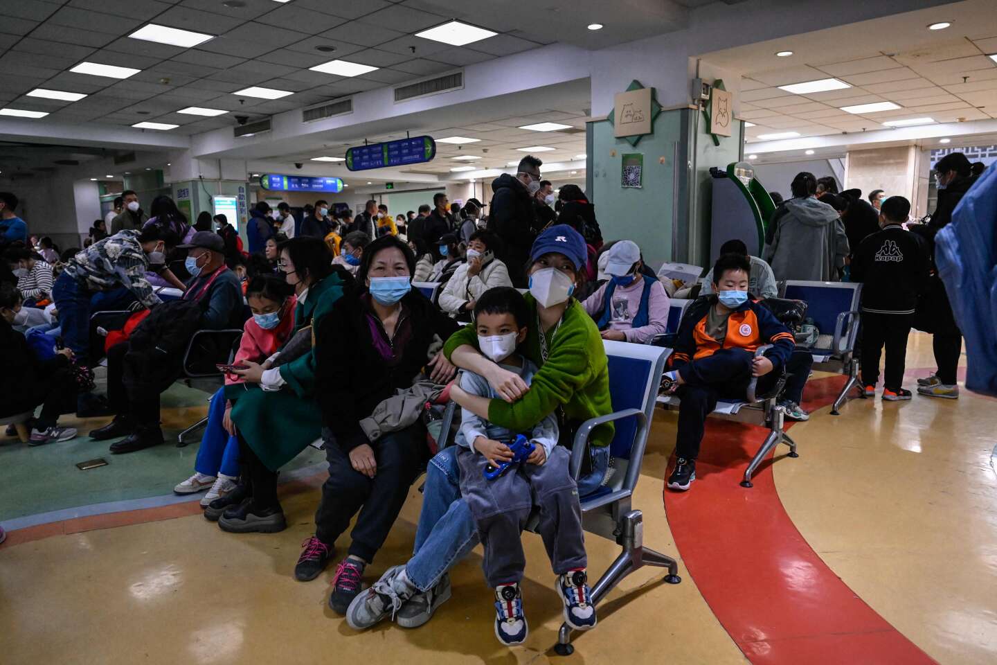 Flambée de maladies respiratoires : la Chine ne signale « aucun pathogène nouveau ou inhabituel », selon l’OMS