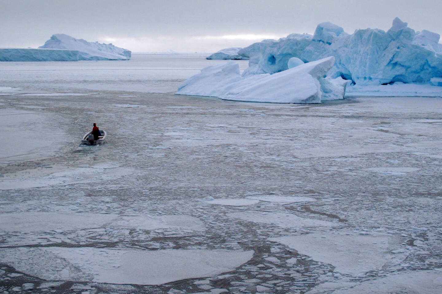 Groenland : des plateformes de glace protectrices se désintègrent rapidement, alertent des scientifiques