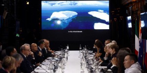 Au Sommet des pôles, Emmanuel Macron rode sa diplomatie climatique avant la COP 28