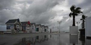 Tempête Ciaran : les côtes de l’Atlantique et de la Manche se préparent à de fortes pluies et des vents pouvant atteindre 170 km/h