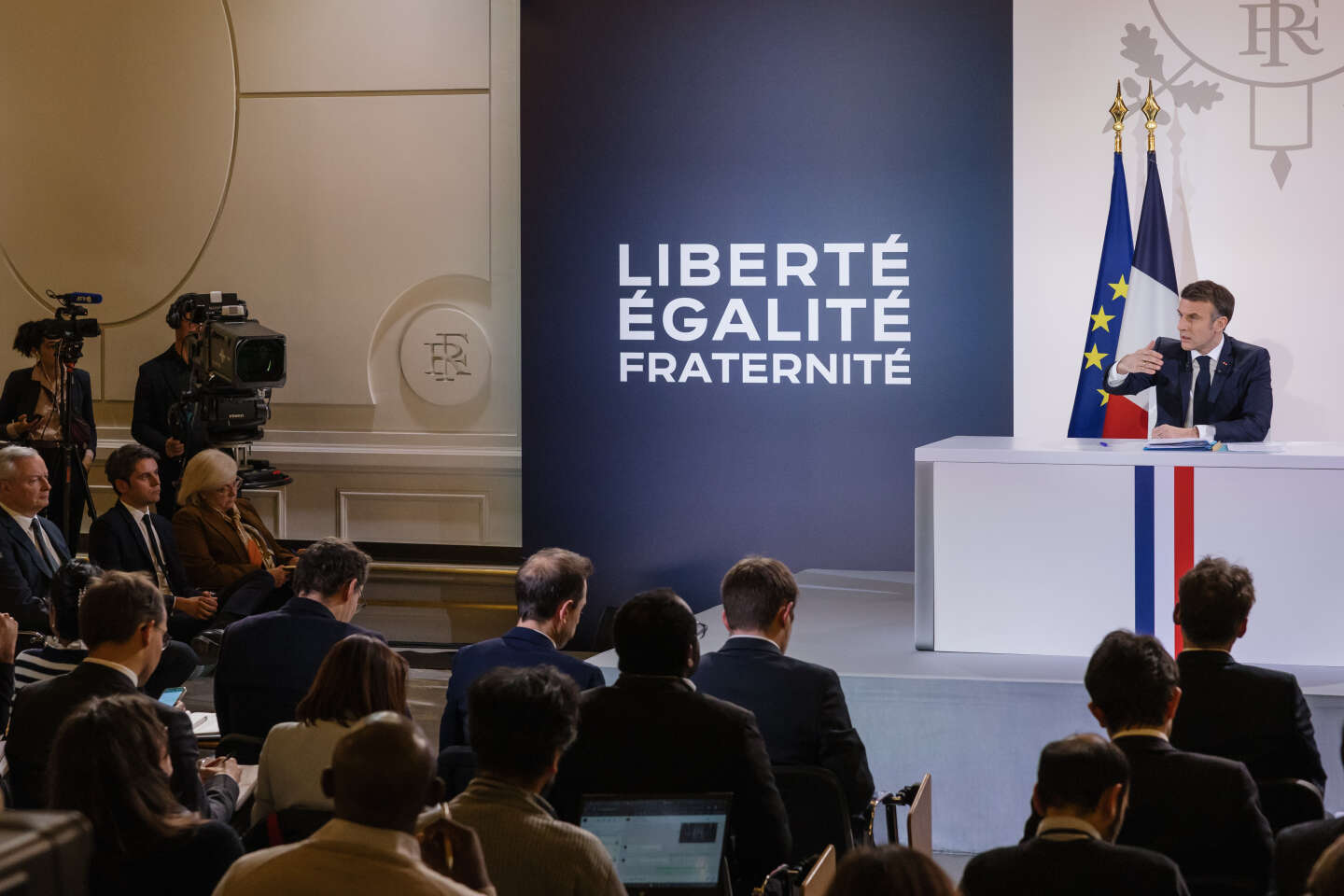 Emmanuel Macron annonce un congé de naissance et un plan contre l’infertilité pour le « réarmement démographique » du pays
