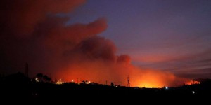 Chili : des feux de forêt menacent des centaines d’habitations, entraînant des évacuations forcées