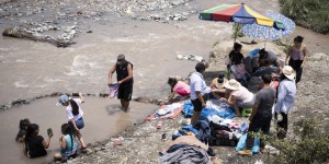 Pérou : à Lima, le défi de l’accès au réseau d’eau potable face au changement climatique et à la croissance urbaine