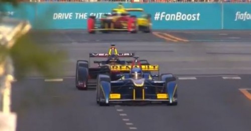 Formule E : un crash spectaculaire au dernier tour pour le 1er GP de l’histoire