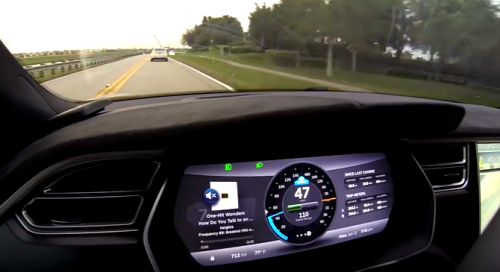 Fonction Autopilot de la Model S : conduire la voiture electrique Tesla de manière autonome