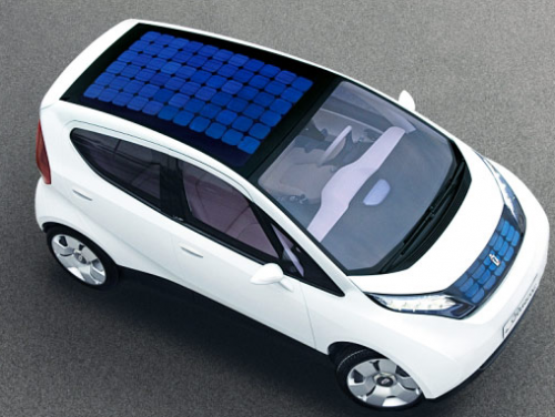 Des panneaux solaires photovoltaïques sur des voitures electriques pour lutter contre le froid