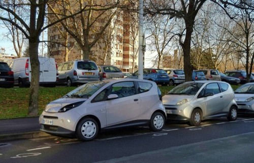 300 nouvelles voitures électriques Autolib’ bleues et beiges dans Paris