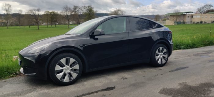 Virée en Tesla Model S à travers le Périgord