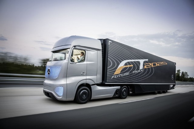 Mercedes : la conduite autonome arrive aussi sur les camions